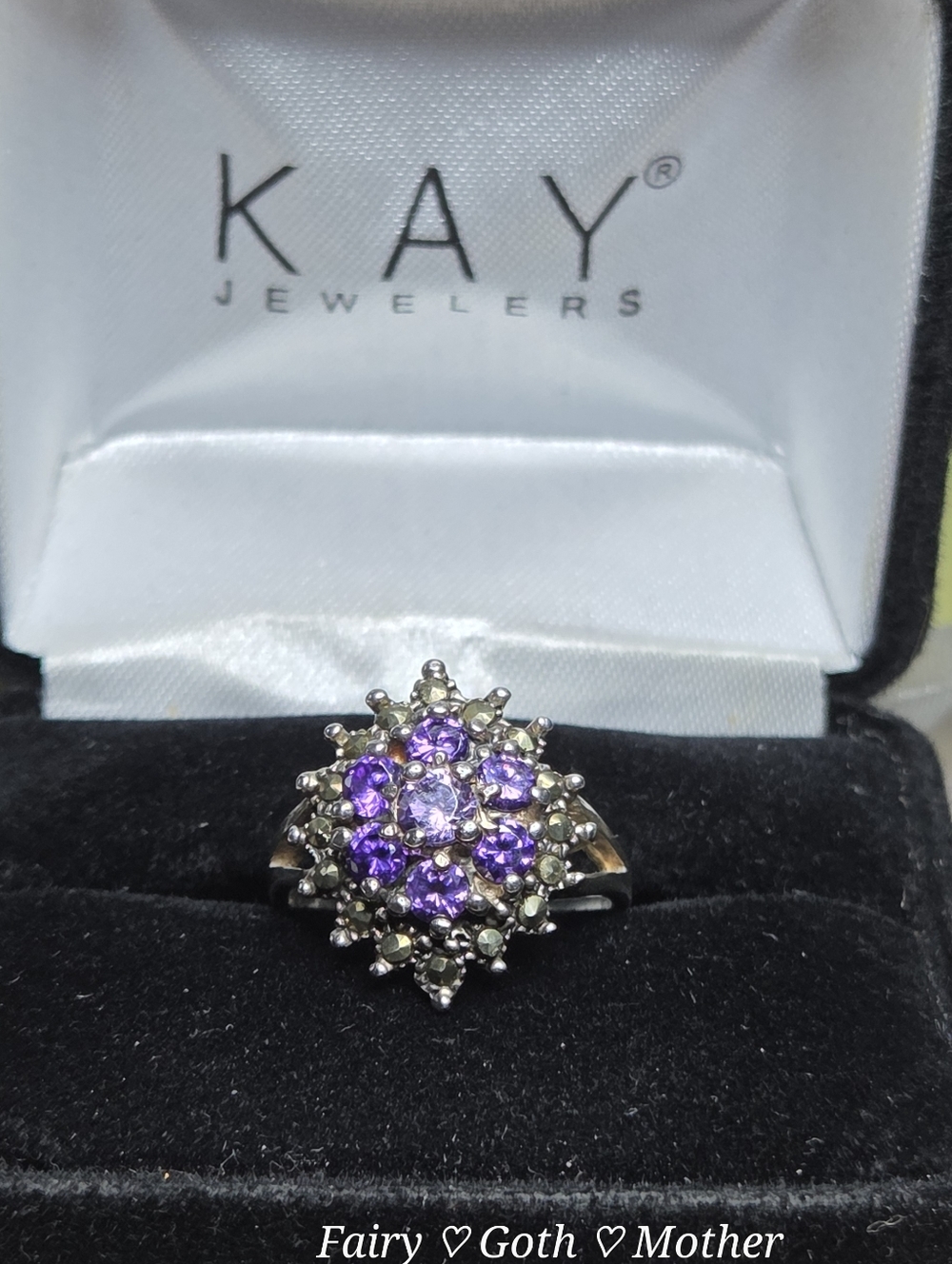 KAY JEWELERS AMETHYST & PERIDOT SNOWFLAKE CLUSTER RING